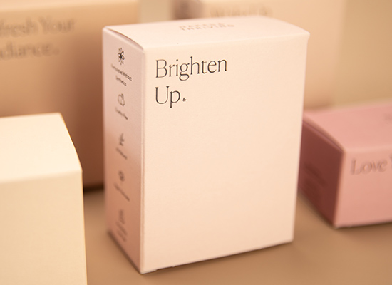 Minimalist bright custom retail box for cosmetics